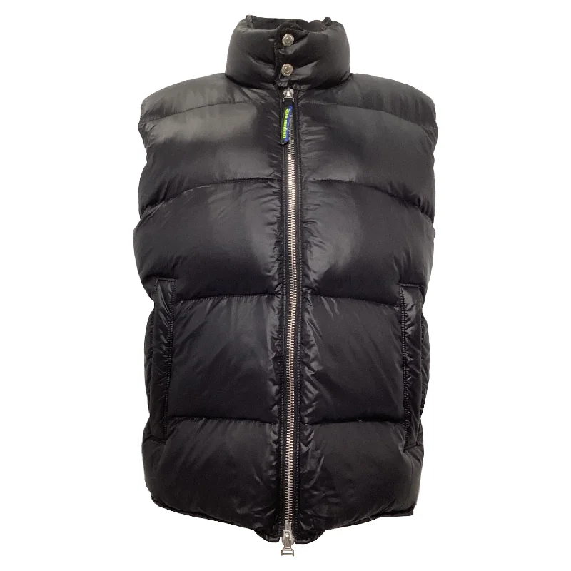 Men jackets with a built - in hood that can be stowed away when not in use Men coats with a hooded design for added protection against the elements Dsquared2 Full Zip Puffer Vest in Black Nylon Men jackets with a built - in hood that can be stowed away when not in use Men coats with a hooded design for added protection against the elements Dsquared2 Full Zip Puffer Vest in Black Nylon