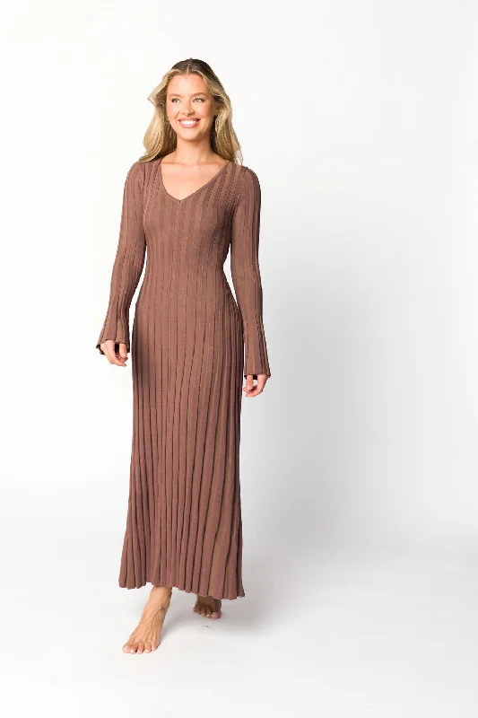 Hadley Long Sleeve V-Neck Knit Maxi Dress in Cocoa - Restocking in Nov