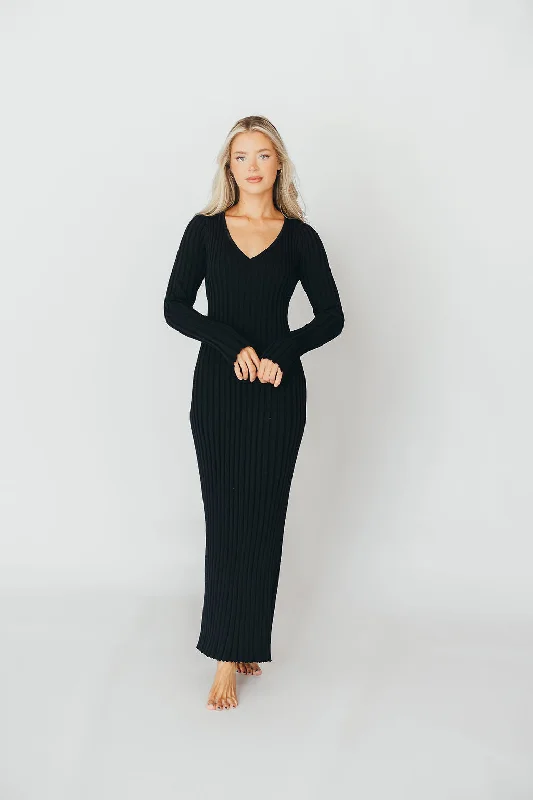 Berkeley Ribbed Knit Maxi Dress With V-Neck in Black